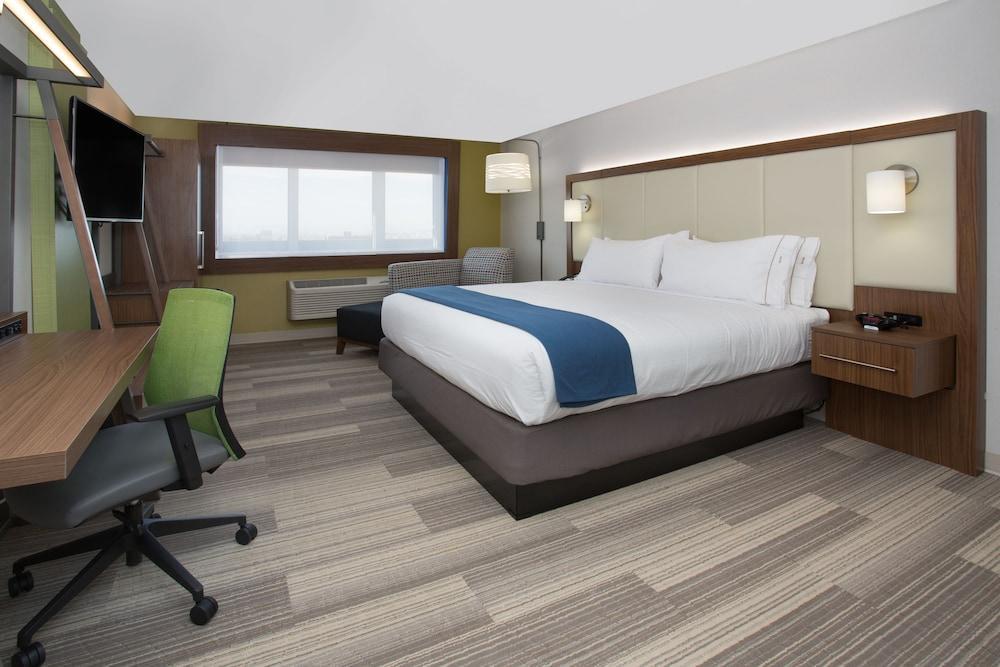 Holiday Inn Express & Suites Austin Nw - Four Points By Ihg Exterior photo