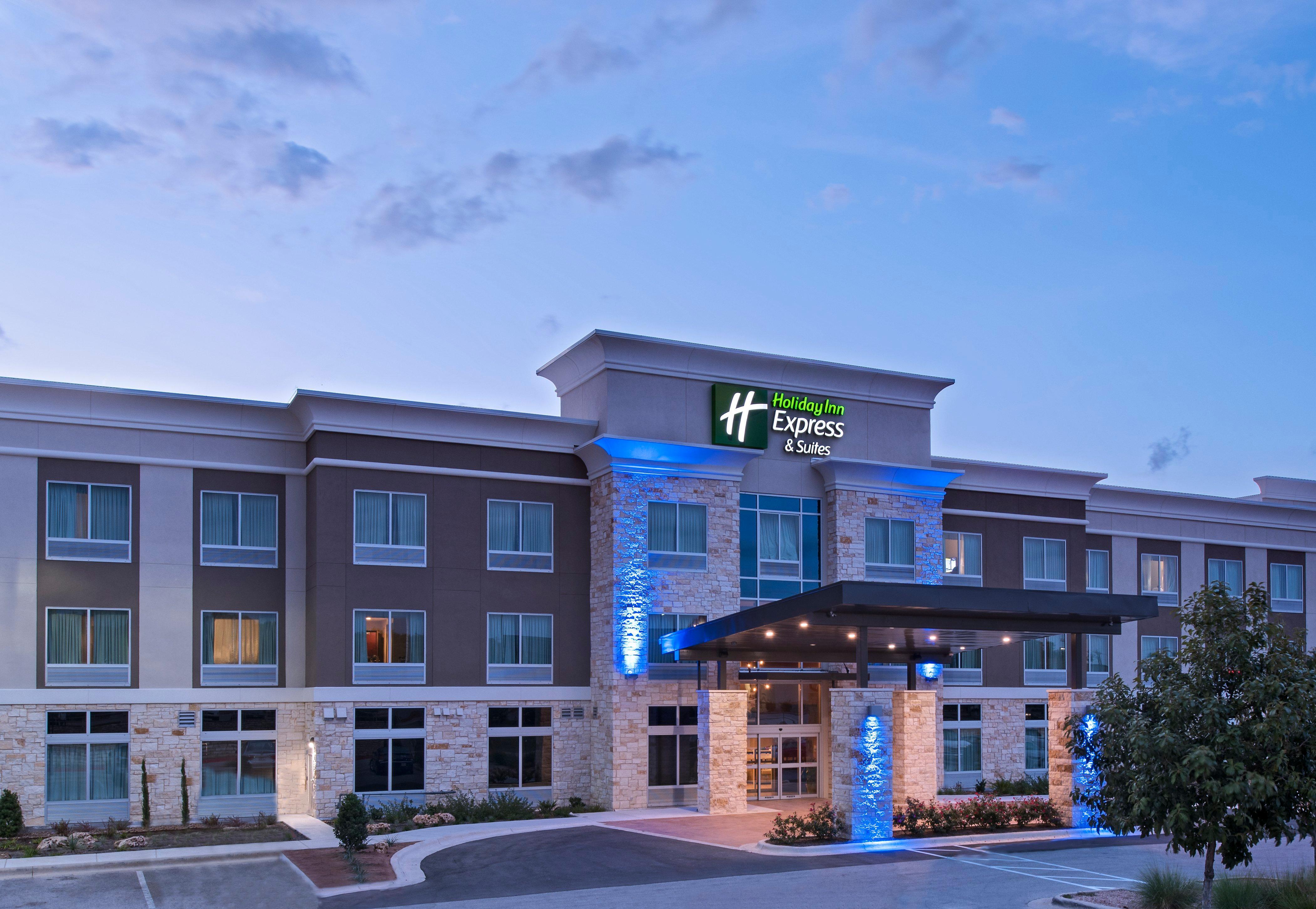 Holiday Inn Express & Suites Austin Nw - Four Points By Ihg Exterior photo